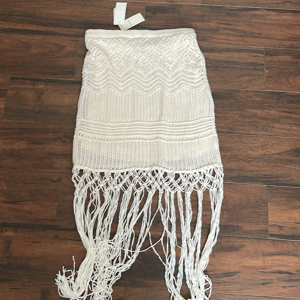 Crochet-Style White Fringe Knit skirt - Picture 6 of 7